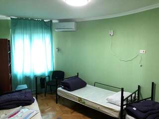 Хостелы hostel kopala Тбилиси Стандартный трехместный номер-2